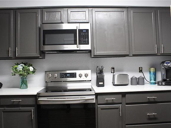 5th image of 1417 Americana Ln