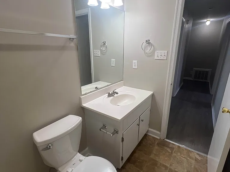 12100 Deerhurst Dr — Photo 22