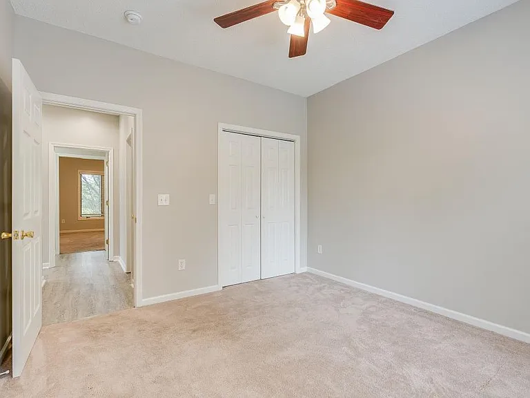 176 S Austin Springs Rd — Photo 17