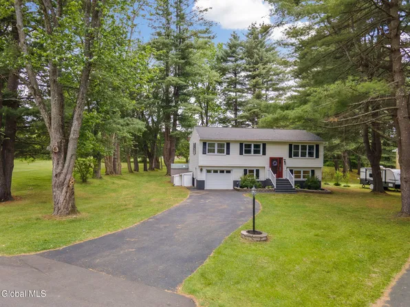 247 Pinewood Drive, Schenectady, NY 12303