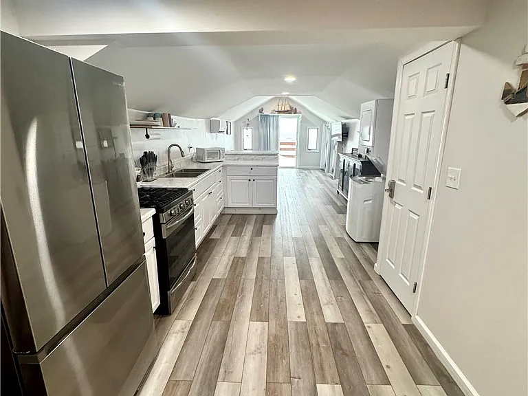 182 Lake Bluff Rd — Photo 2