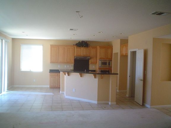 4th image of 22 Escher Cir