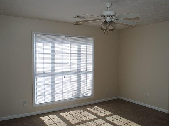 5th image of 712 Pine Hill Ct
