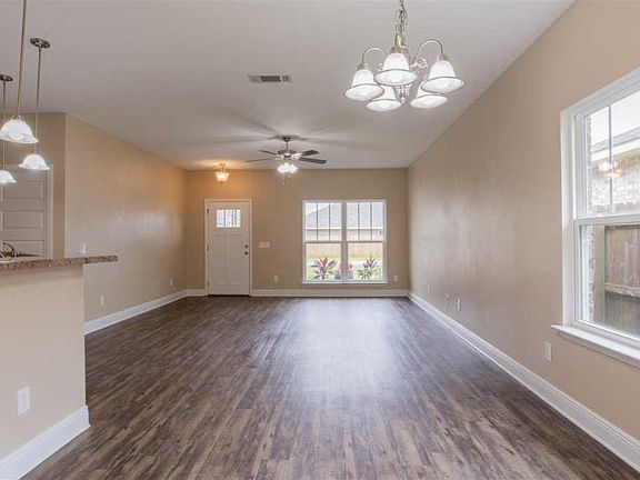 4th image of 5732 Blackhorse Cir