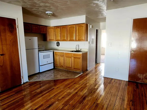 680 Evelyn Ave, East Meadow, NY