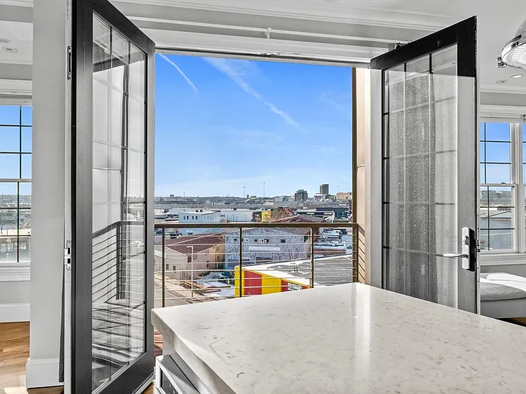 99 D St #PENTHOUSE — Photo 11