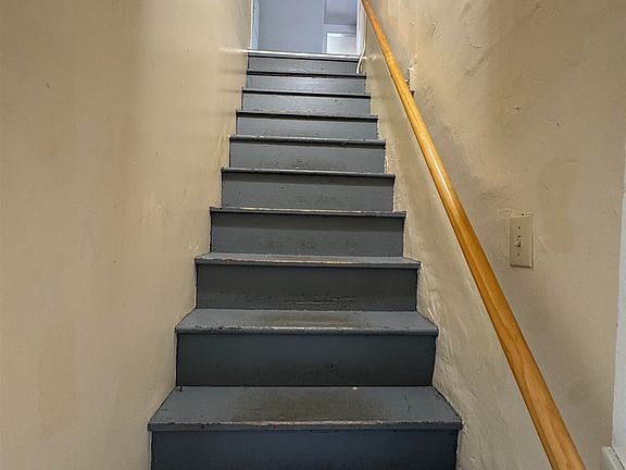 4th image of 154 Washington St #3