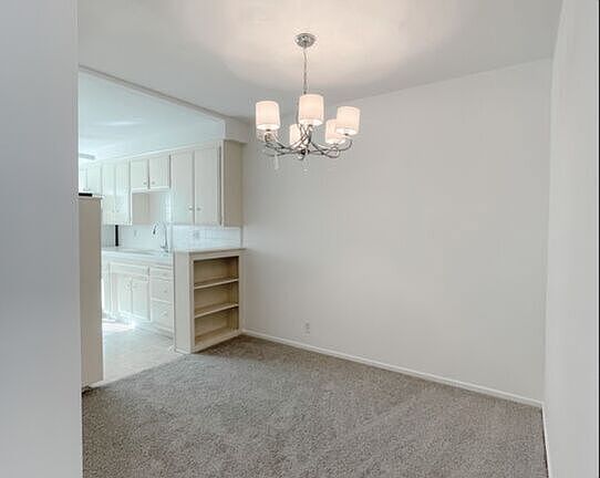4th image of 935 N Alfred St #9