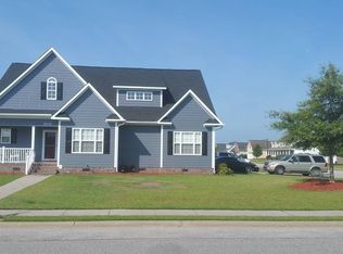 1309 Thistle Gold Dr, Hope Mills, NC 28348