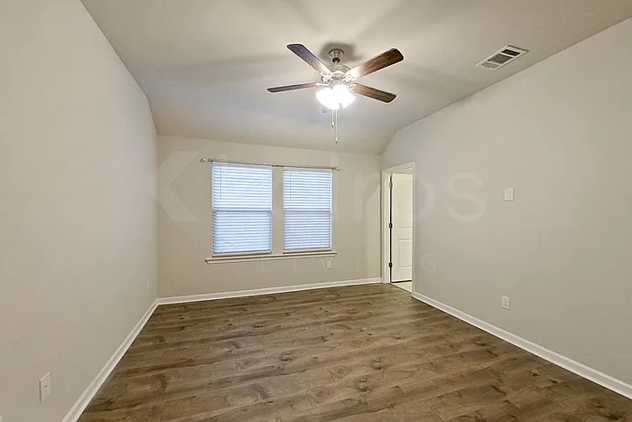 112 Yardley Ct — Photo 11