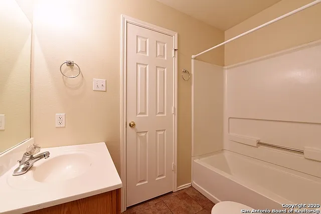 10707 N Shaenridge — Photo 20