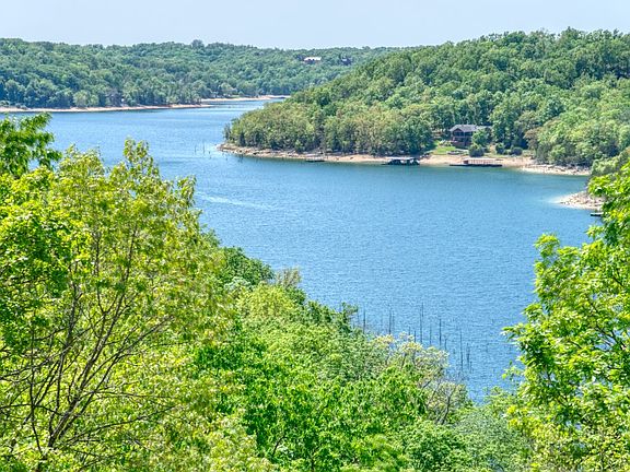 3rd image of 70 Panorama Shores Dr