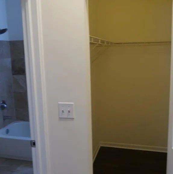 1260 N Greenview Ave #1R — Photo 21