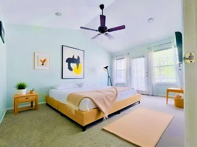 363 Catskill Ct — Photo 11
