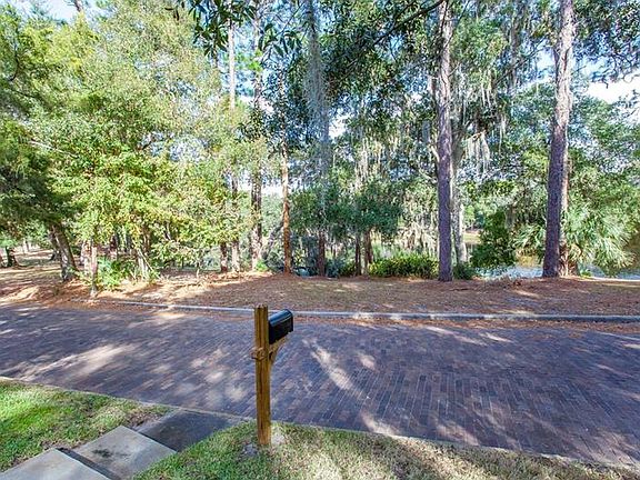 3rd image of 230 Chelton Cir