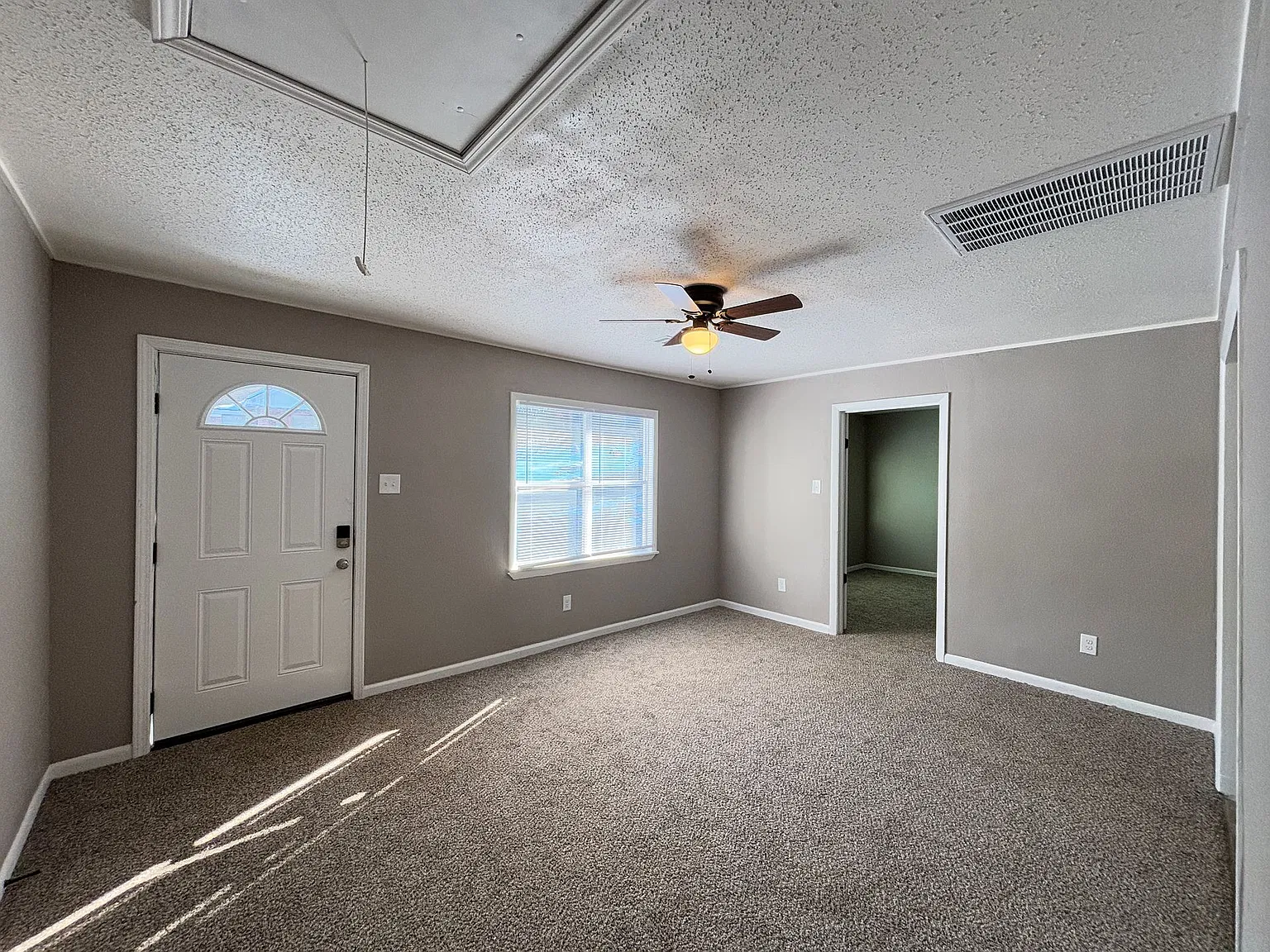 4224 Elam St — Photo 4