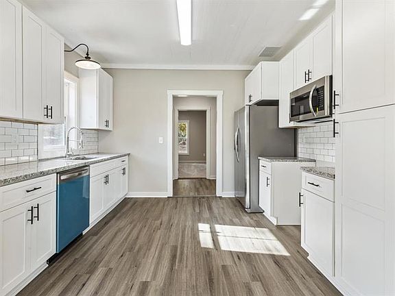 4th image of 605 Lawson St