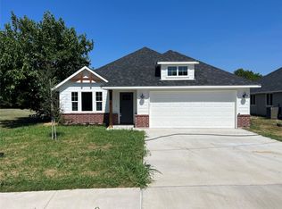 216 Jones St, Sanger, TX 76266
