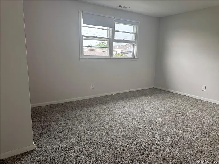 124 Parkdale Dr — Photo 23
