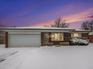 33123 Breckenridge Dr, Sterling Heights, MI 48310