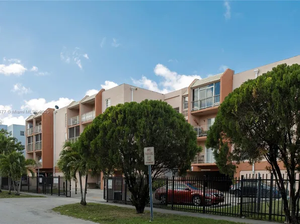 6130 W 19th Ave APT 215, Hialeah, FL 33012