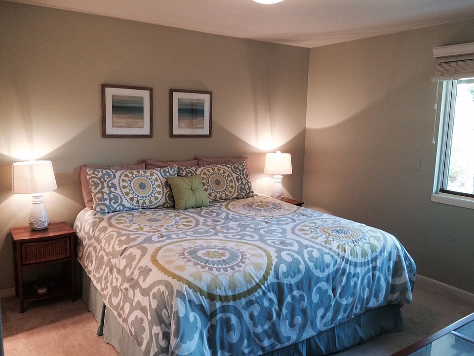 King Master Bedroom w/ TV