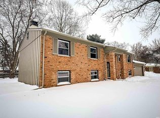 6124 S Gotham Dr, South Bend, IN