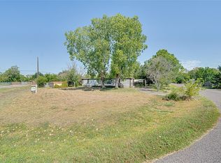 825 County Road 925b, Alvin, TX 77511
