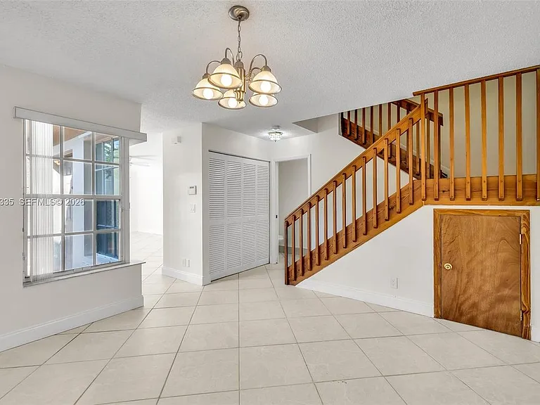 11163 Chandler Dr — Photo 4