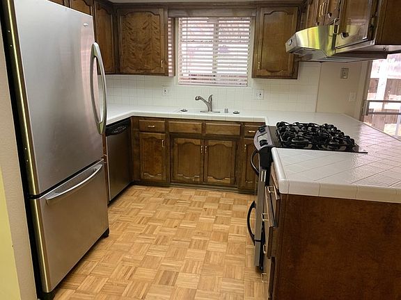 4th image of 5718 W Robinwood Ave