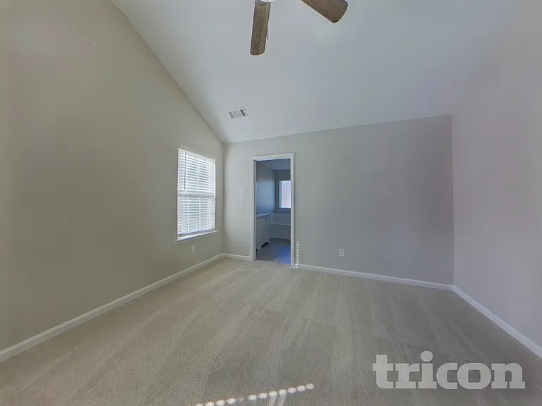 225 Victoria Blvd — Photo 5
