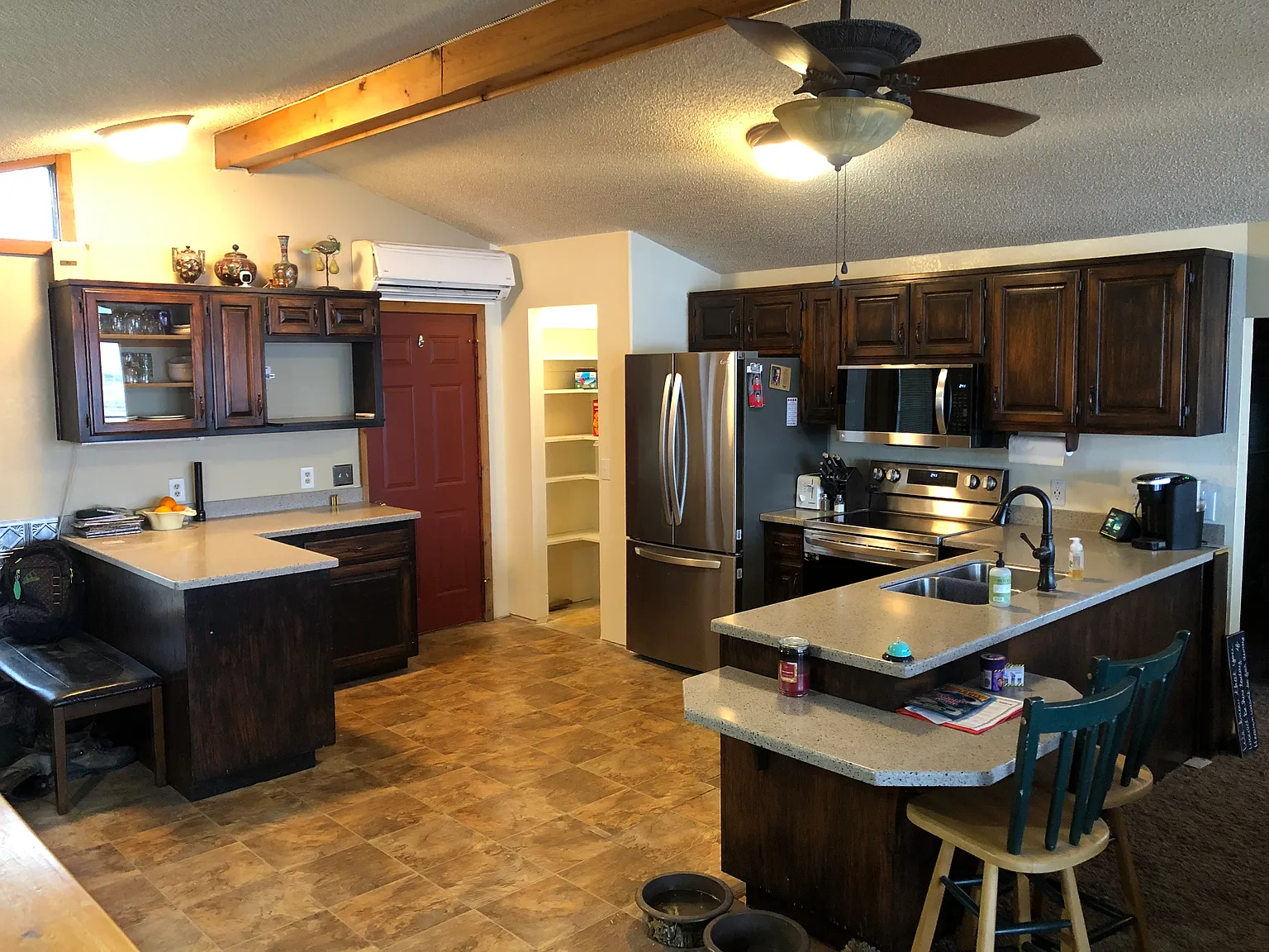 3 bed, 2360 sqft, $3,700 — Photo 4