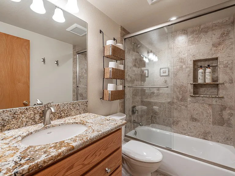 7611 Kingswood Dr — Photo 6