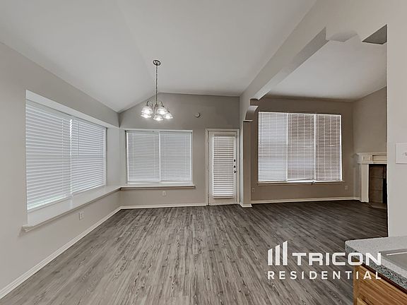 5th image of 214 Joseph Dr