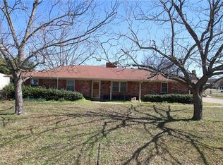 409 S Oak St, Van, TX 75790