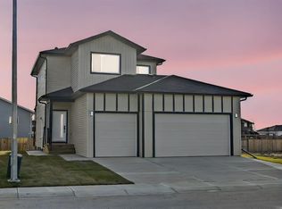 78 N Vincent Cres, Olds, AB T4H0C4