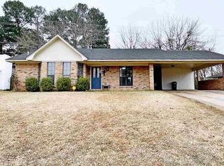 207 La Grange Dr, Wake Village, TX 75501