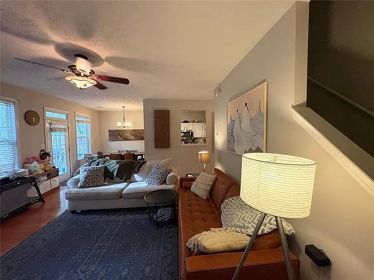 3082 Kentmere Dr — Photo 5