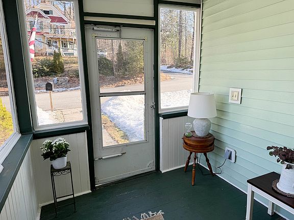 4th image of 36 Woodbury Street