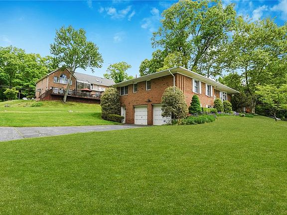 2nd image of 65 Manor Ct