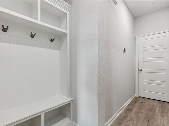 4th image of 4157 Willow Pond Dr