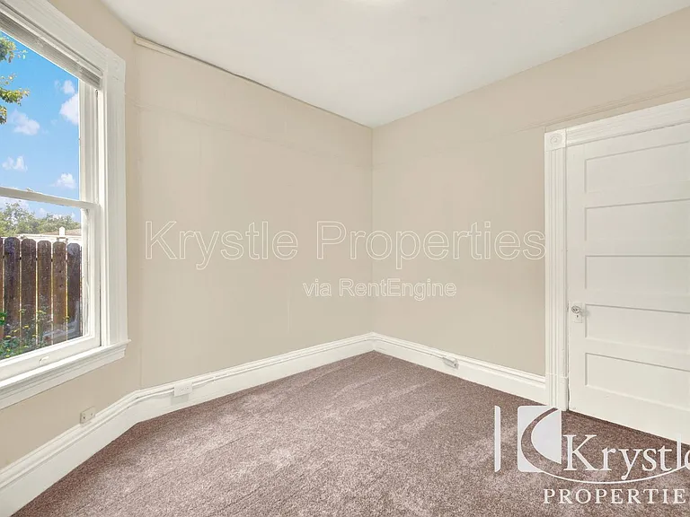 709 Carolina St — Photo 15