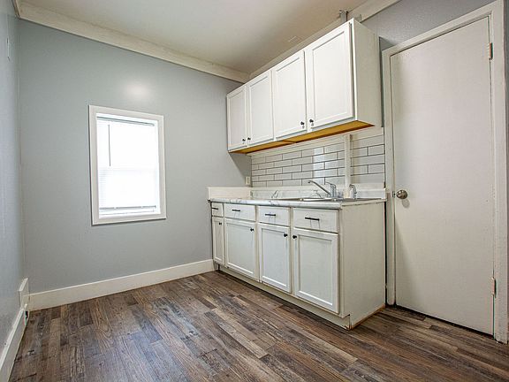 5th image of 2523 Ames Ave #2523