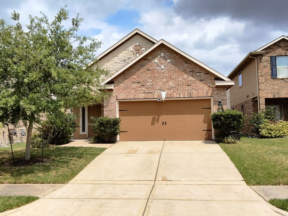 1st image of 9409 Savannah Holly Dr