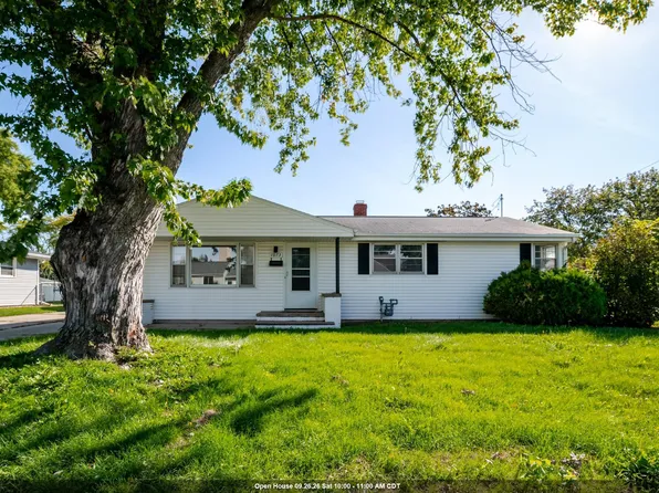 1073 Suburban Dr, De Pere, WI 54115