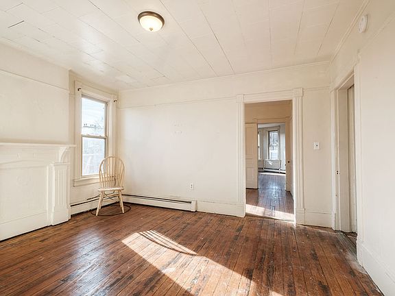 3rd image of 368 Liberty St #C