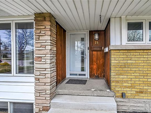 3rd image of 19 Burfield Ave