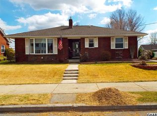 426 W Oak St, Palmyra, PA 17078