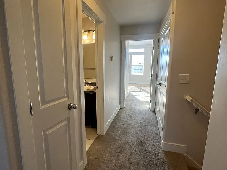 2241 W 450 S — Photo 11