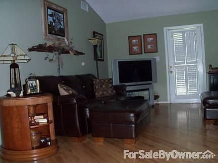 5th image of 406 Quail Run Dr
